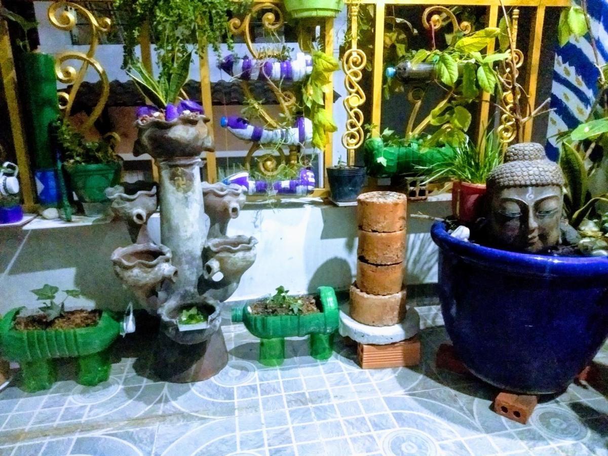 Vuông Tròn homestay Hô Chi Minh-Ville Extérieur photo